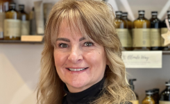 Jenny – Knowledge and experience at The Salon Of Chi